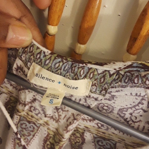 Unique Silence and noise blouse - Picture 2 of 3